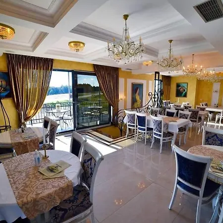 Apartament Adonis 205 *